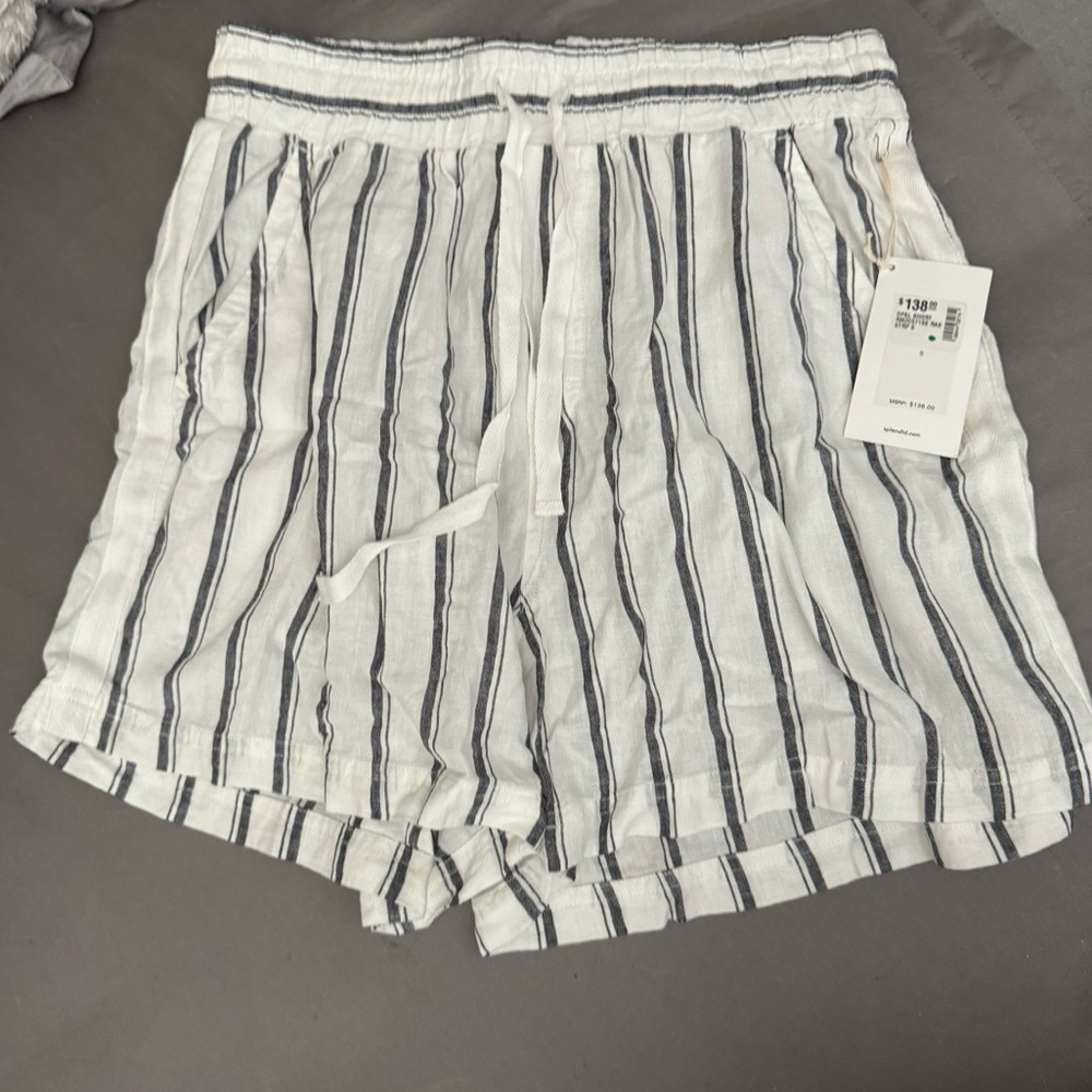 Splendid white linen shorts w blue stripes Size S